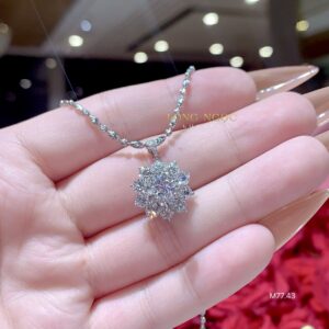 Mặt dây kim cương