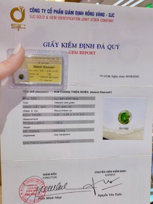 Viên chủ màu kim cương